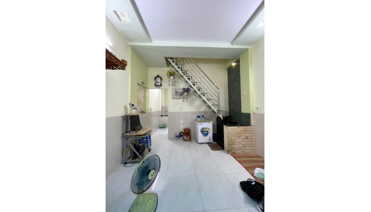 Bán Nhà 2 Tầng Hẻm Xe Hơi 35m2_4*9, 2PN chỉ 4.25 tỷ ~ Kha Vạn Cân Linh Đông Thủ Đức Vào Ở Ngay